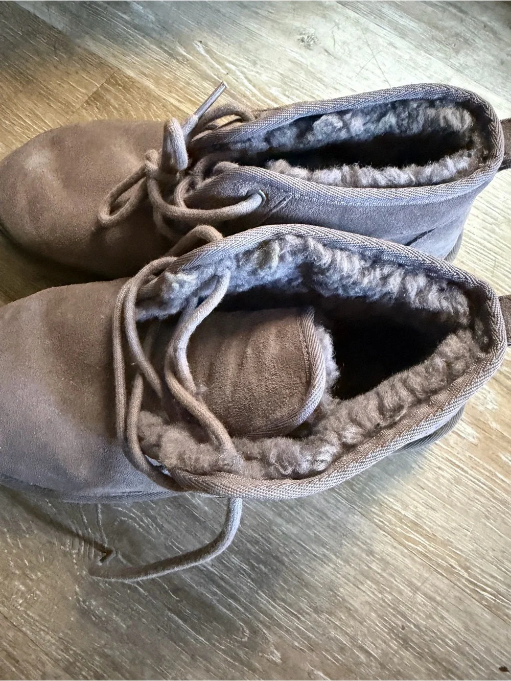 UGG